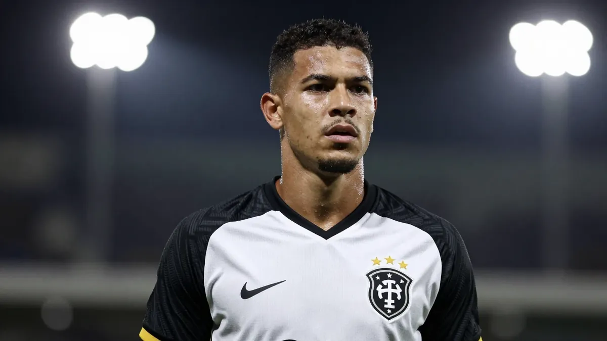 Orlando Pirates FC seeks to sign Brazilian striker Alvaro de Oliveira to boost their attacking options, with the club...